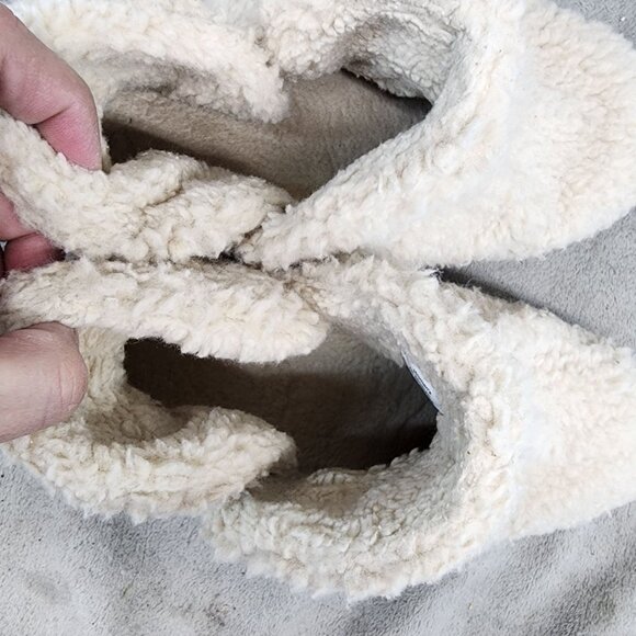 L.L. Bean Shoes Womens Size 10 Cream Cozy Shearling Slippers - Picture 10 of 12